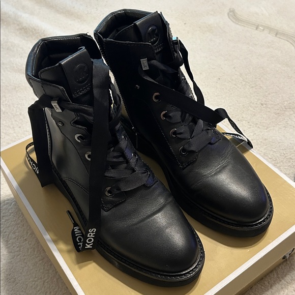 Michael Kors Black Leather Ankle Boots - Picture 1 of 6